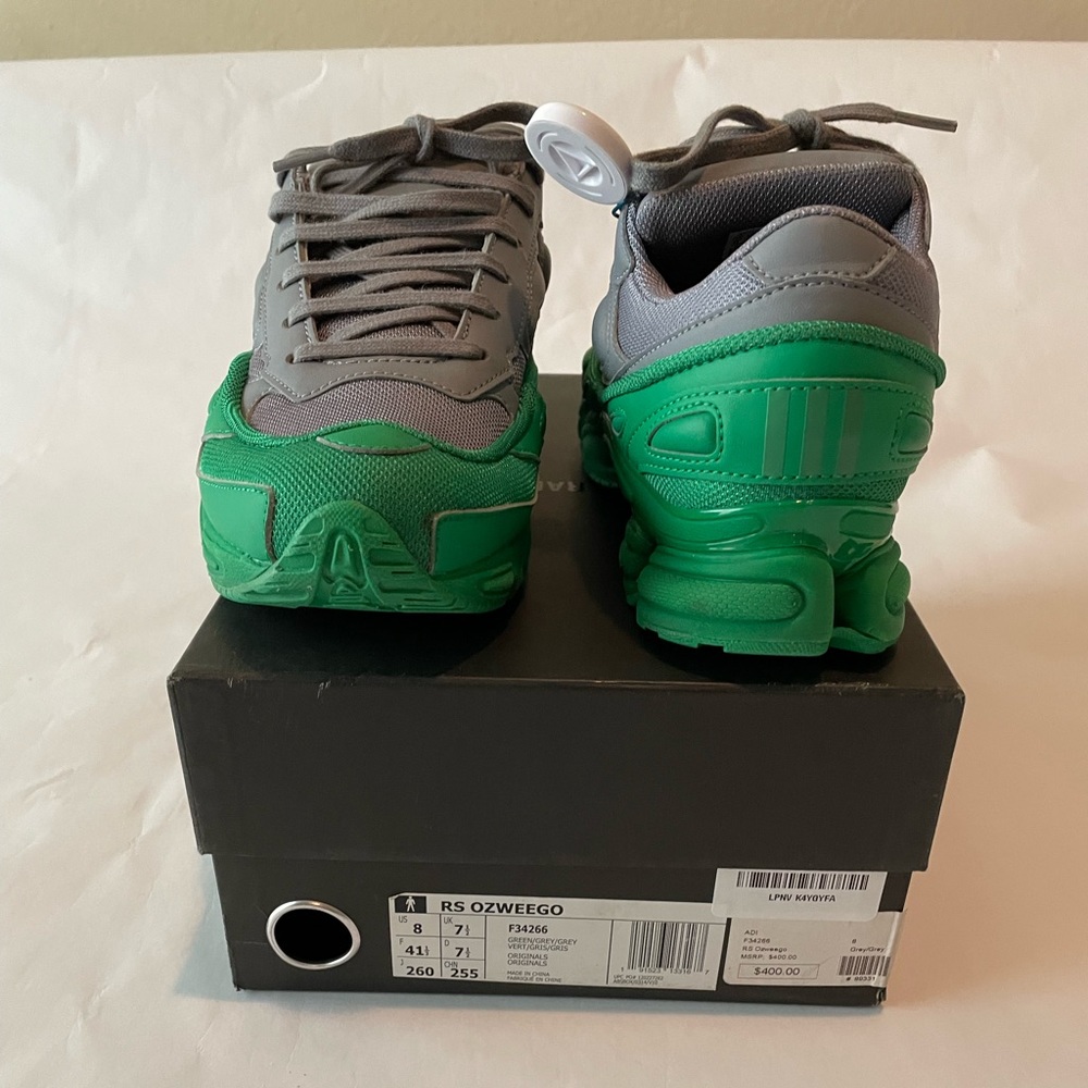SOLD🔥Men’s Authentic Adidas Raf Simons Ozweego Sneakers.